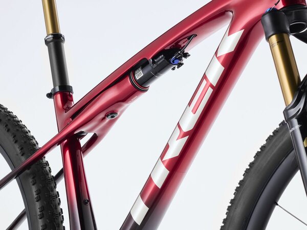Bicykel Trek Supercaliber SLR 9.9 XTR Di2 Gen 2 Red Smoke/Drizzle 2026