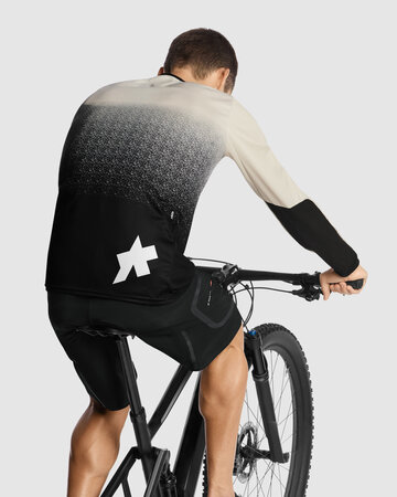 Cyklistický dres Assos TRAIL LS Jersey T3 Zodzilla Moon Sand Cyklistický dres Assos TRAIL LS Jersey T3 Zodzilla Moon Sand