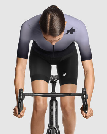 Cyklistický dres Assos Dyora RS Jersey S9 Targa Hound Grey Cyklistický dres Assos Dyora RS Jersey S9 Targa Hound Grey