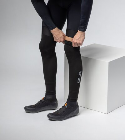 Cyklistické návleky na nohy ALÉ Seamless Dryarn® Seamless Legwarmer Black