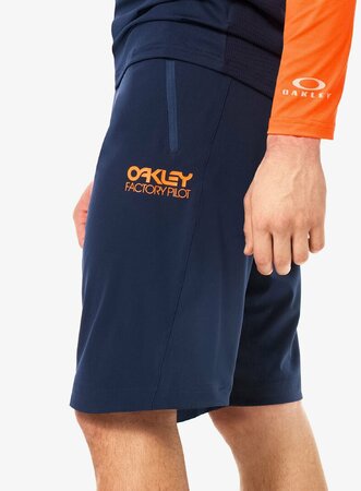 Cyklistické šortky Oakley Factory Pilot Lite Short Team Navy