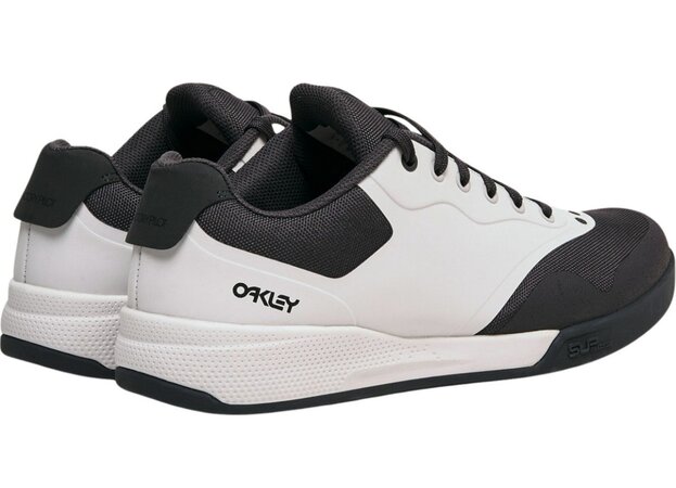 Cyklistické tretry Oakley Drift RC MTB Lunar Rock Cyklistické tretry Oakley Drift RC MTB Lunar Rock