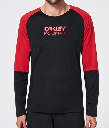 Tričko Oakley Switchback LS Trail Tee Blackout Tričko Oakley Switchback LS Trail Tee Blackout