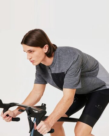 Cyklistický dres Oakley Off Grid SS Tech Tee Blackout