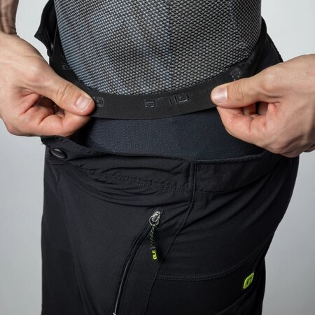 Cyklistické krátke nohavice ALÉ Enduro Padded Liner Black