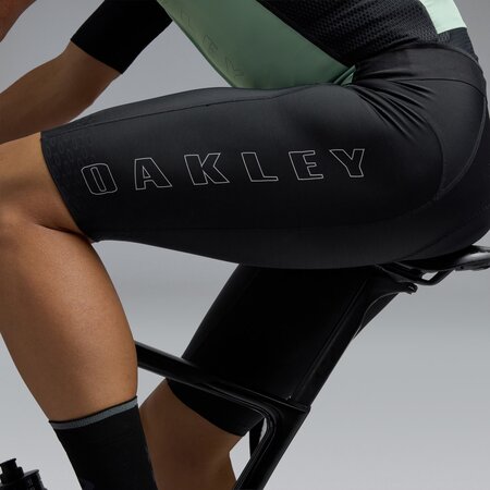 Cyklistické kraťasy Oakley Endurance Bib Pitch Black