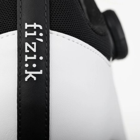 Cyklistické tretry Fizik Vento Omna Wide White/Black