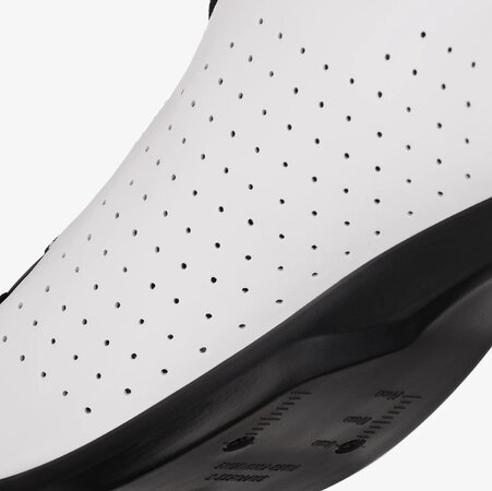 Cyklistické tretry Fizik Vento Omna Wide White/Black