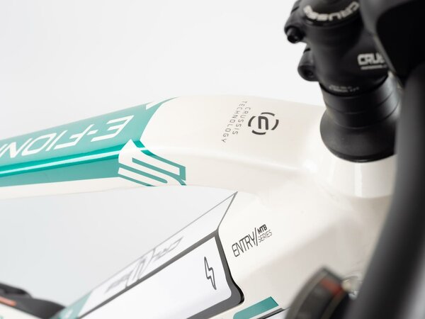 Elektrobicykel Crussis e-Fionna 5.7 White/Blue E 2022