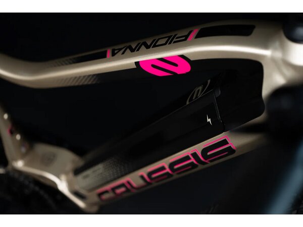 Elektrobicykel Crussis Pan-Fionna 8.8 M White/Pink 2023