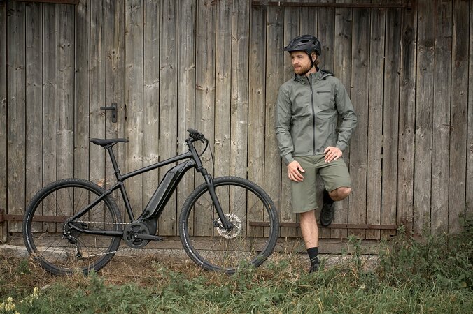 Elektrobicykel Giant Roam E+ STA-M21 Black 2021
