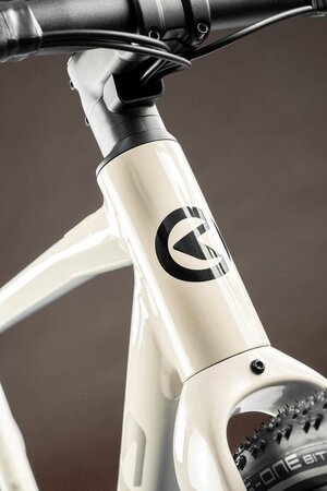 Elektrobicykel Kellys e-Soot 70 Ivory White 2026