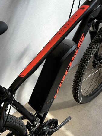 Testovaný elektrobicykel Kross Hexagon Boost 1.0 Black/Red Matte 2022