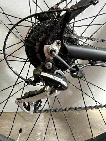 Testovaný elektrobicykel Kross Hexagon Boost 1.0 Black/Red Matte 2022