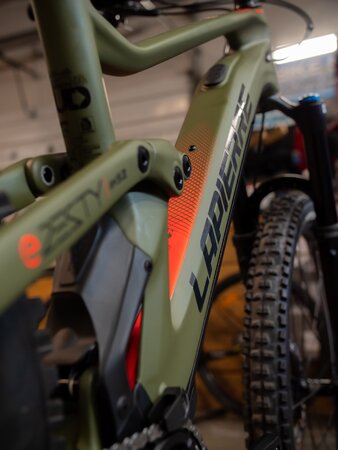 Elektrobicykel Lapierre E-Zesty AM 9.2 Green/Black 2022