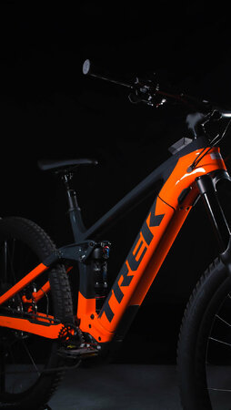Elektrobicykel Trek Rail 9.7 NX Charcoal/Racioactive Orange 2021