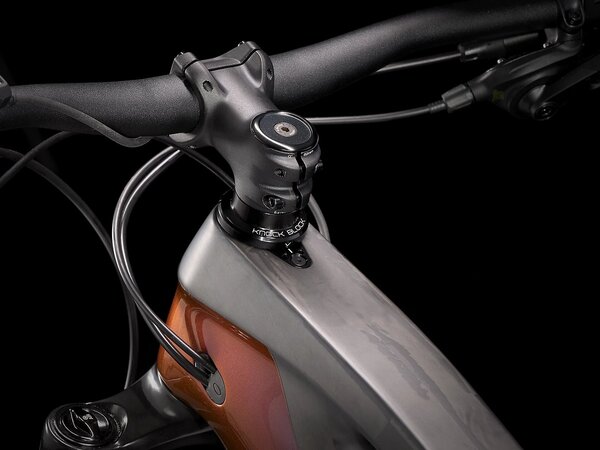 Elektrobicykel Trek Rail 9.7 NX Gloss Purple Phaze/Matte Raw Carbon 2021