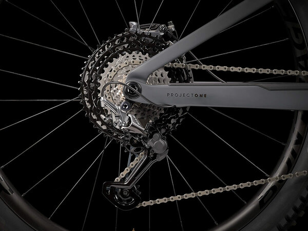 Elektrobicykel Trek Rail 9.9 XTR Solid Charcoal to Root Beer Ano Decal 2021