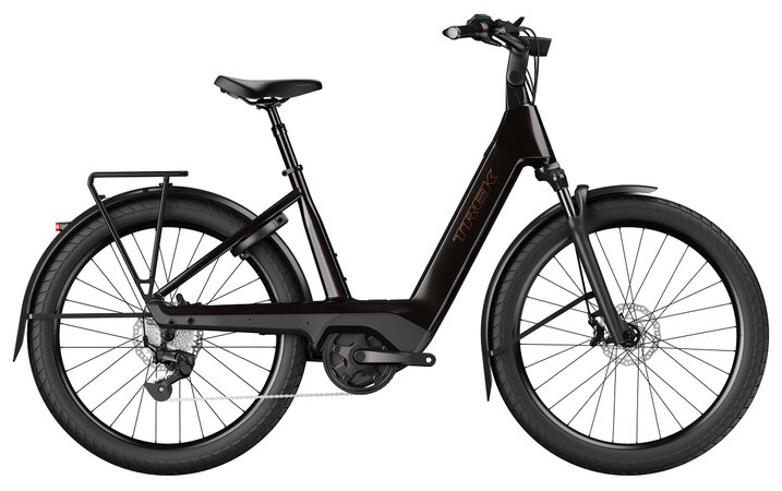 Elektrobicykel Trek Charter+ 4 800Wh Lowstep Dark Web 2026