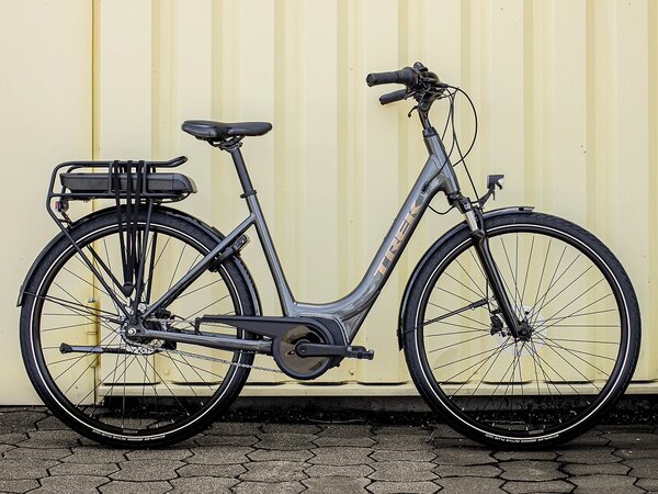 Elektrobicykel Trek District+ 1 Lowstep 300Wh Lithium Grey 2022