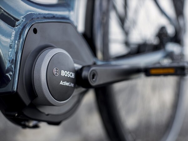 Elektrobicykel Trek District+ 1 Lowstep 500Wh Dark Aquatic 2022