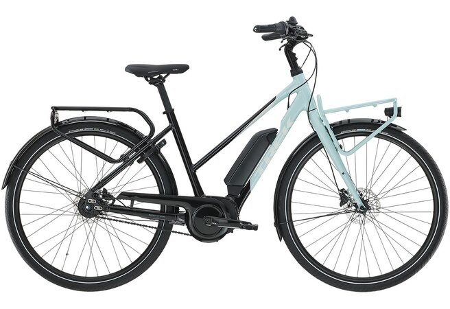 Elektrobicykel Trek District+ 2 Stagger 400Wh Trek Black and Nimbus Blue 2022