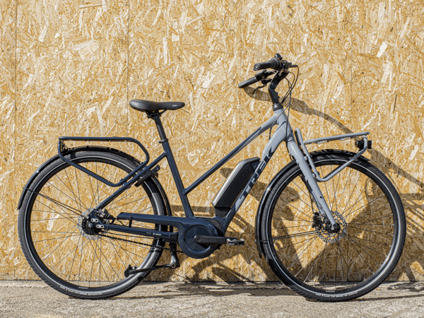 Elektrobicykel Trek District+ 2 Stagger 500Wh Nautical Navy and Slate 2022