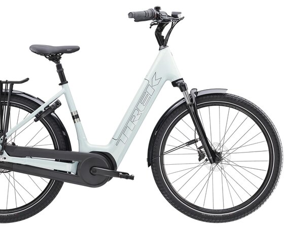 Elektrobicykel Trek District+ 3 Lowstep Plasma Grey Pearl 725Wh 2026