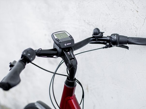 Elektrobicykel Trek District+ 4 Lowstep 500Wh Rage Red 2022