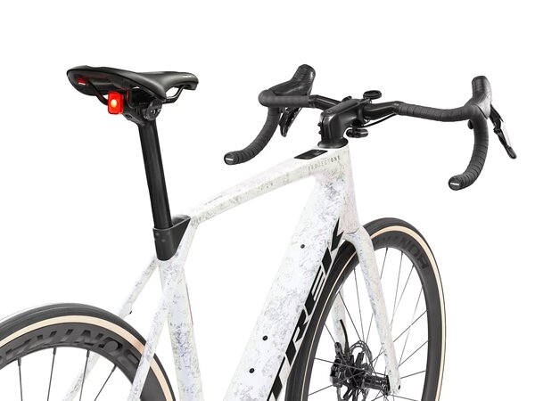 Elektrobicykel Trek Domane+ SL 7 AXS Gen 5 Mother of Pearl/Silver Marble 2027