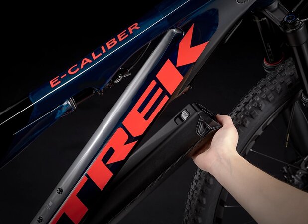 Elektrobicykel Trek E-Caliber 9.8 GX Blue Smoke/Radioactive Coral 2023
