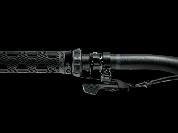 Elektrobicykel Trek Fuel EXe 8 GX AXS T-Type Rage Red to Deep Dark Blue Fade 2025