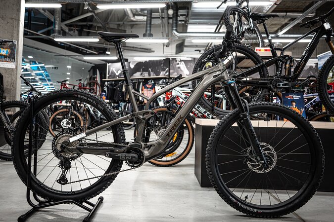 Elektrobicykel Trek Fuel EXe 8 XT Satin Mercury 2025