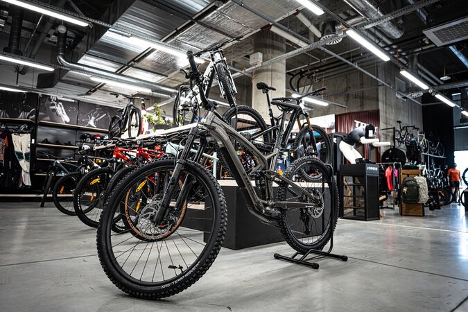 Elektrobicykel Trek Fuel EXe 8 XT Satin Mercury 2025