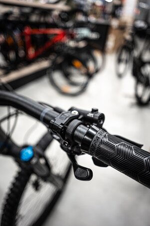 Elektrobicykel Trek Fuel EXe 8 XT Satin Mercury 2025