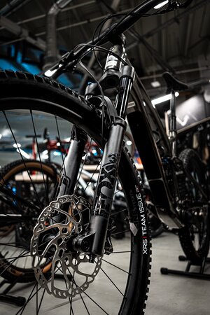 Elektrobicykel Trek Fuel EXe 8 XT Satin Mercury 2025