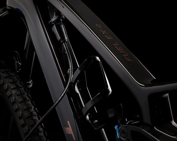 Elektrobicykel Trek Fuel EXe 9.7 Deep Smoke 2023