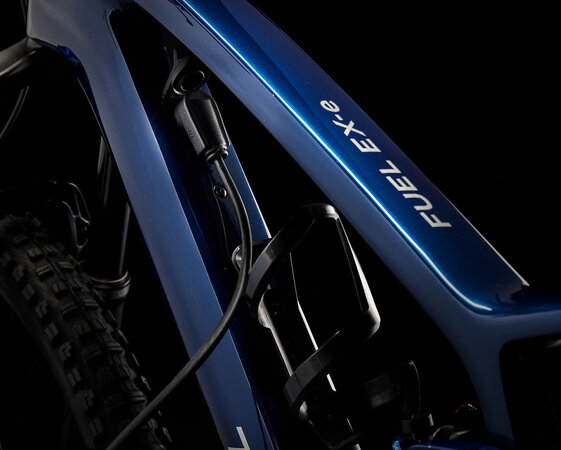 Elektrobicykel Trek Fuel EXe 9.7 Mulsanne Blue 2023