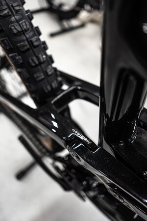 Elektrobicykel Trek Fuel EXe 9.7 Deep Smoke 2025