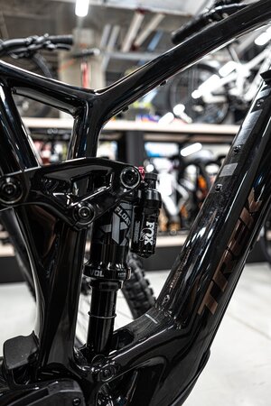 Elektrobicykel Trek Fuel EXe 9.7 Deep Smoke 2025