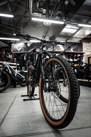 Elektrobicykel Trek Fuel EXe 9.7 Deep Smoke 2025