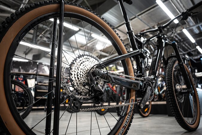 Elektrobicykel Trek Fuel EXe 9.7 Deep Smoke 2025