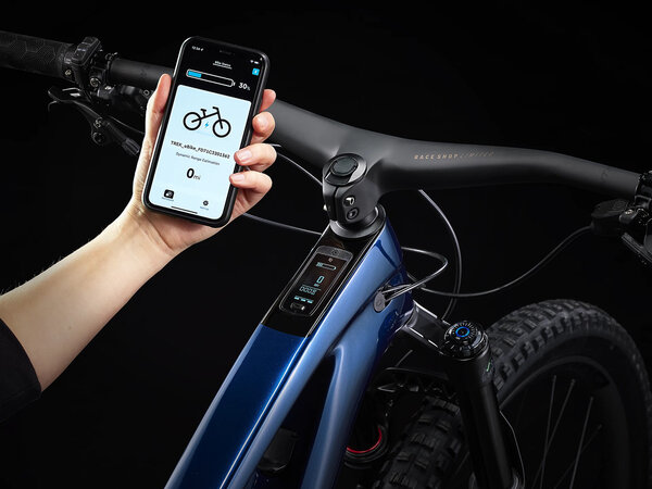 Elektrobicykel Trek Fuel EXe 9.8 GX AXS Mulsanne Blue 2023