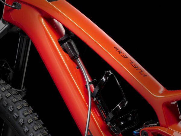 Elektrobicykel Trek Fuel EXe 9.8 GX AXS T-Type Lava 2024
