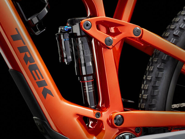 Elektrobicykel Trek Fuel EXe 9.8 GX AXS T-Type Lava 2024