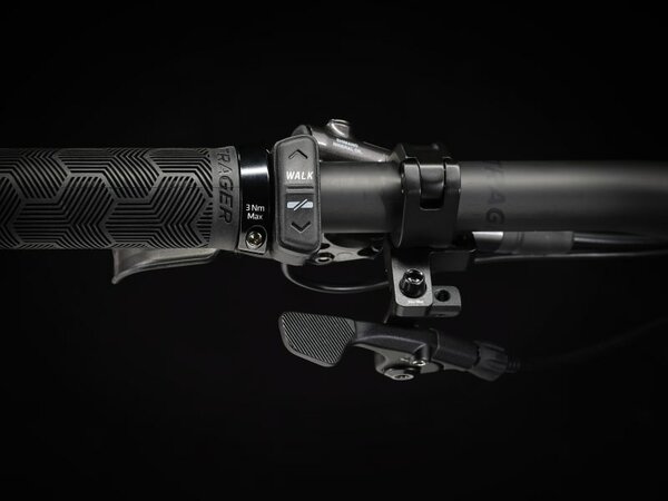 Elektrobicykel Trek Fuel EXe 9.8 GX AXS T-Type Lava 2024