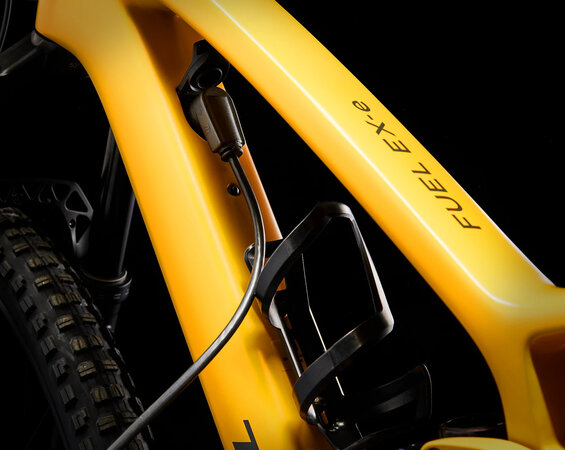 Elektrobicykel Trek Fuel EXe 9.8 XT Satin Baja Yellow 2023