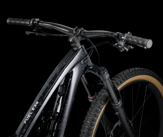 Elektrobicykel Trek Fuel EXe 9.8 Dark Star 2025