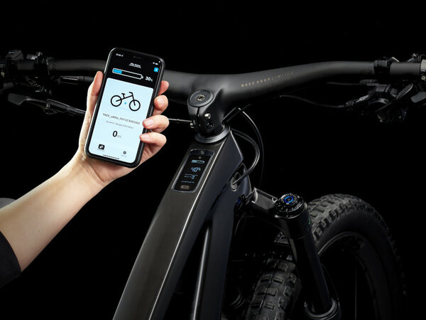 Elektrobicykel Trek Fuel EXe 9.8 Deep Smoke 2025