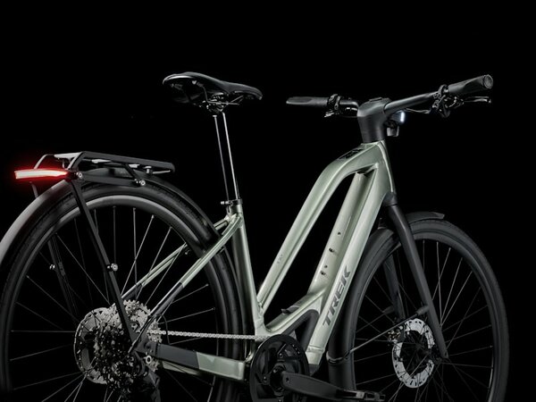 Elektrobicykel Trek FX+ 7 Mid-step Lichen Green Gloss 2026